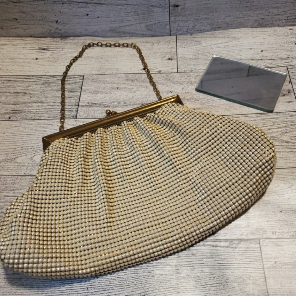 Vtg Whiting And Davis Cream Metal Mesh Purse With 2 Sided Mirror Formal Wedding